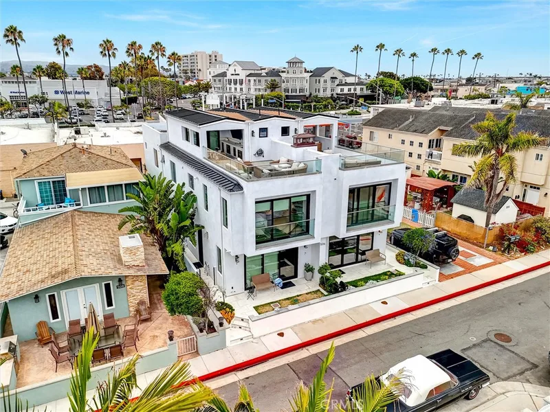 506 Clubhouse Avenue B, Newport Beach, CA 92663