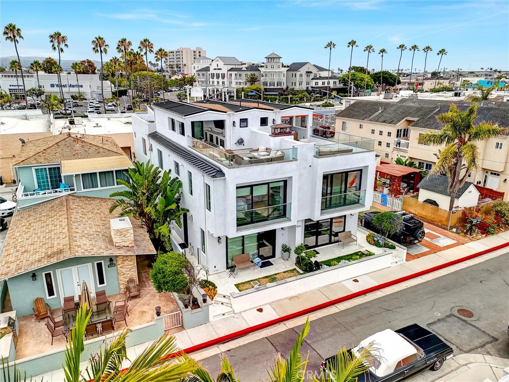 506 Clubhouse Avenue B, Newport Beach CA 92663 - photo 1