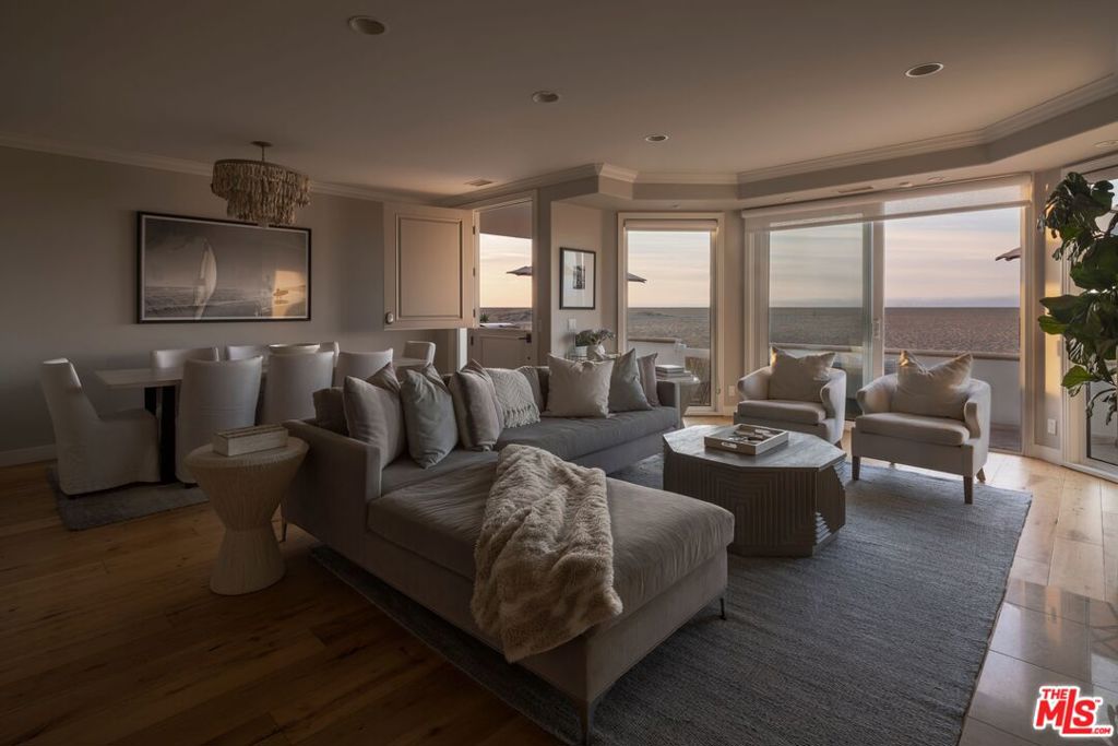 506 W Oceanfront 2, Newport Beach CA 92661 - photo 5