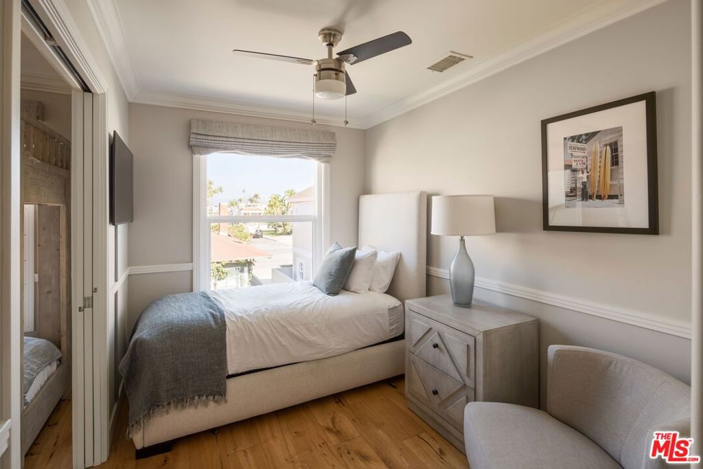 506 W Oceanfront 2, Newport Beach CA 92661 - photo 18