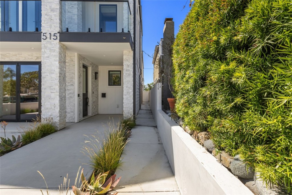 515 1/2 Jasmine Avenue, Newport Beach CA 92625 - photo 2