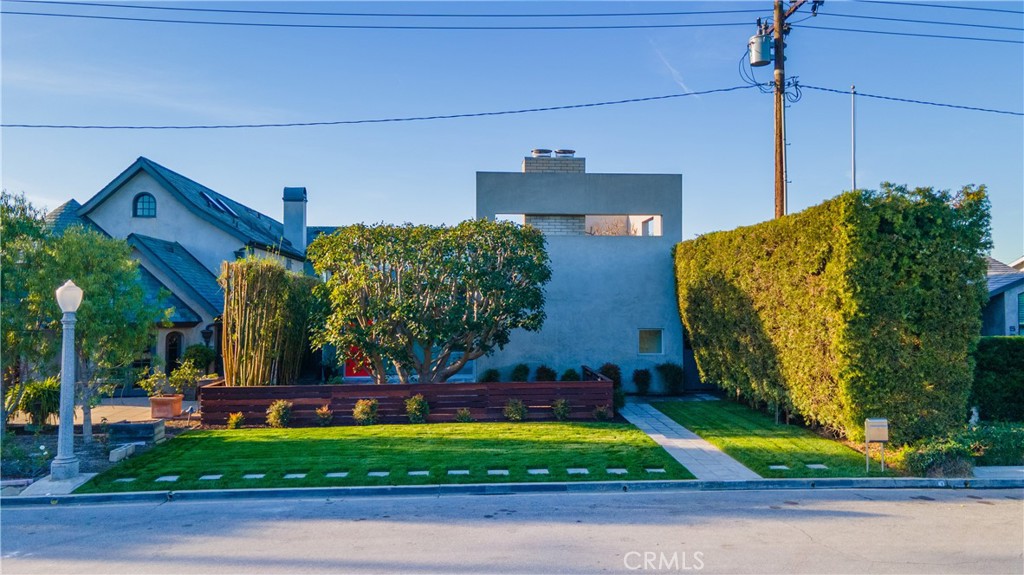 519 Santa Ana, Newport Beach CA 92663 - photo 1