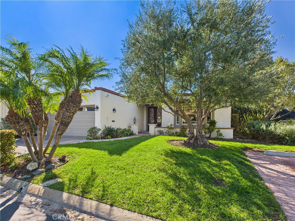 519 Vista Flora, Newport Beach CA 92660 - photo 1