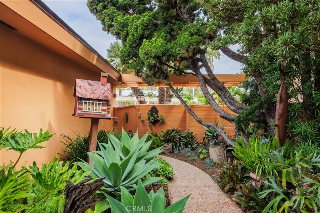 52 Balboa Coves, Newport Beach CA 92663 - photo 11