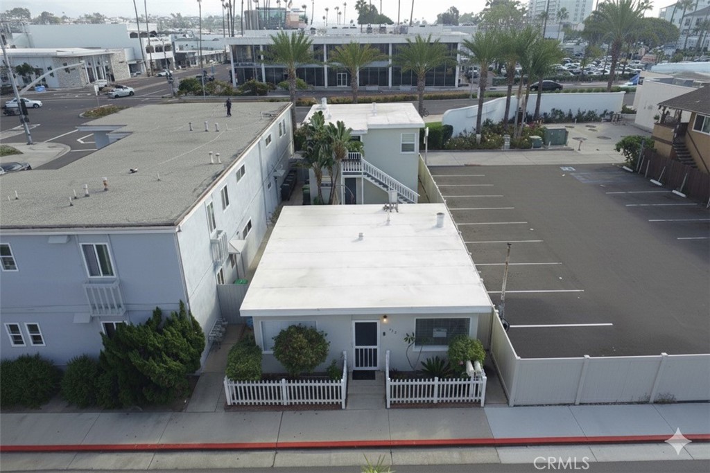 522 Clubhouse Avenue, Newport Beach CA 92663 - photo 2