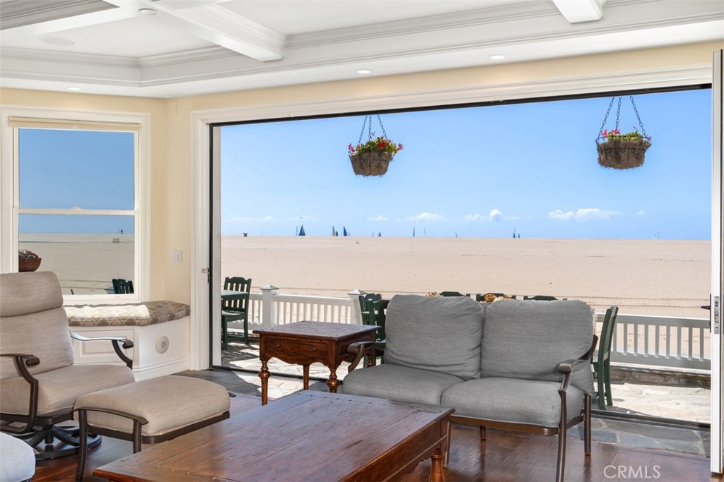 522 W Oceanfront, Newport Beach CA 92661 - photo 7