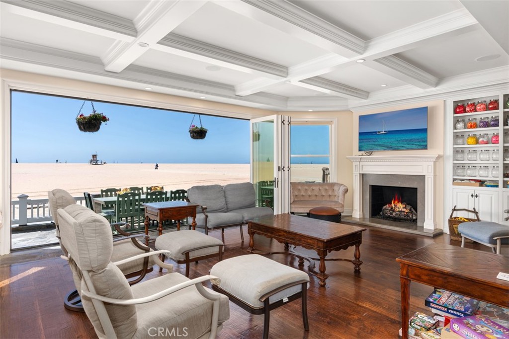 522 W Oceanfront, Newport Beach CA 92661 - photo 8