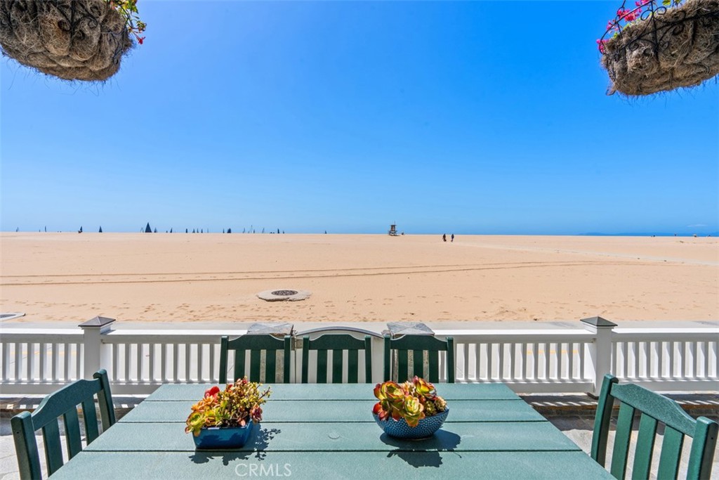 522 W Oceanfront, Newport Beach CA 92661 - photo 9