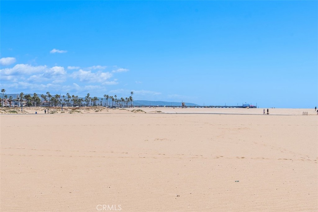 522 W Oceanfront, Newport Beach CA 92661 - photo 12