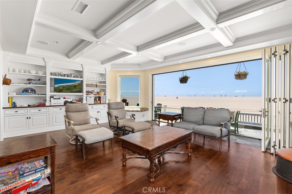 522 W Oceanfront, Newport Beach CA 92661 - photo 13