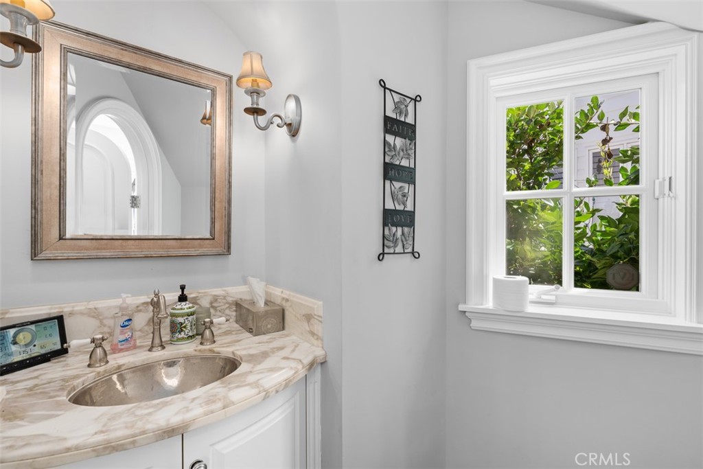522 W Oceanfront, Newport Beach CA 92661 - photo 20