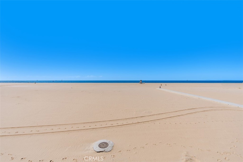 522 W Oceanfront, Newport Beach CA 92661 - photo 26