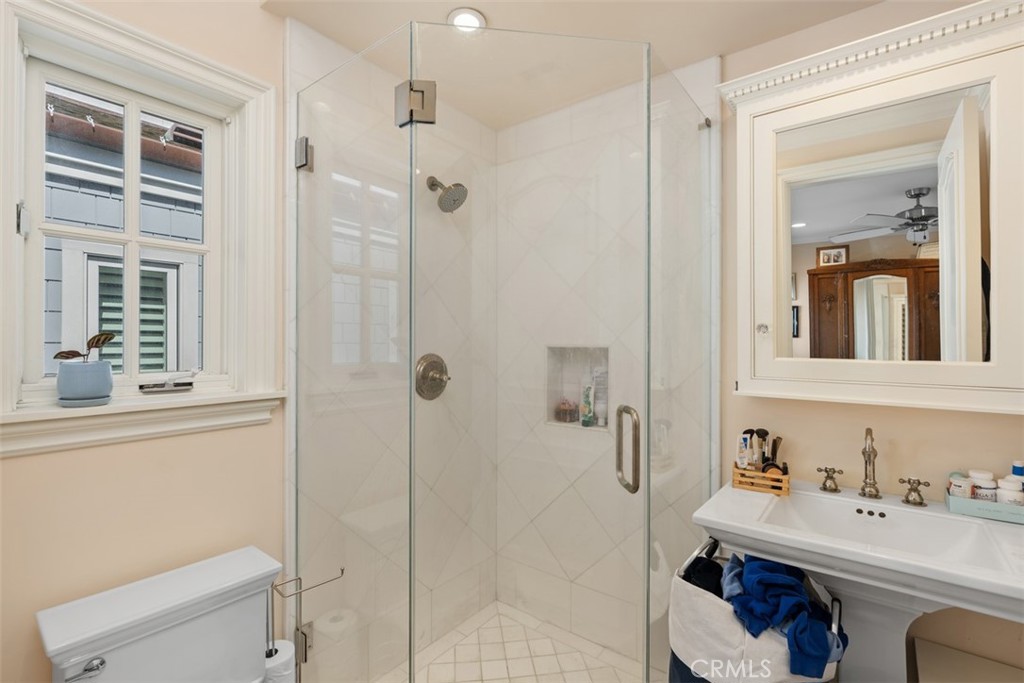 522 W Oceanfront, Newport Beach CA 92661 - photo 31