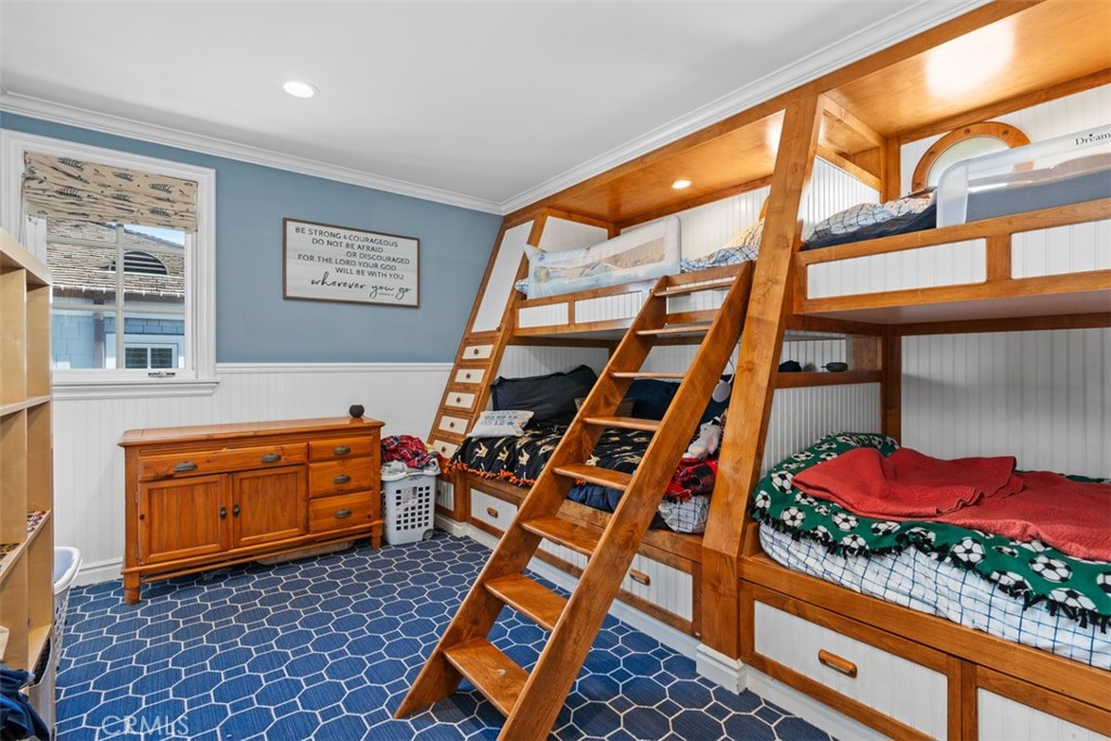 522 W Oceanfront, Newport Beach CA 92661 - photo 32