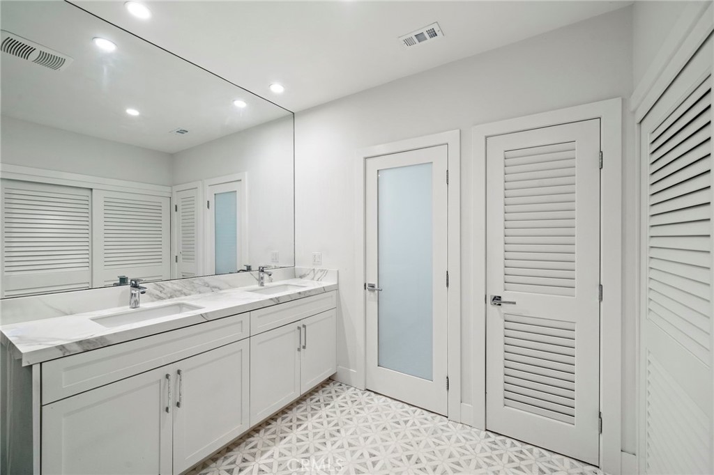 526 Vista Grande, Newport Beach CA 92660 - photo 30