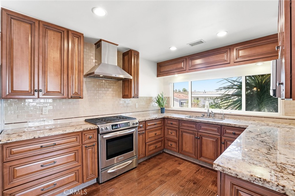 53 Saratoga, Newport Beach CA 92660 - photo 4