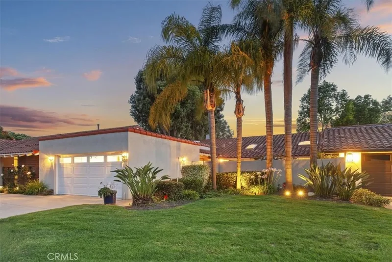 537 Vista Grande, Newport Beach