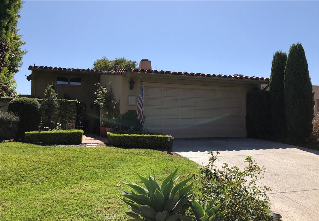 539 Vista Flora, Newport Beach CA 92660 - photo 1