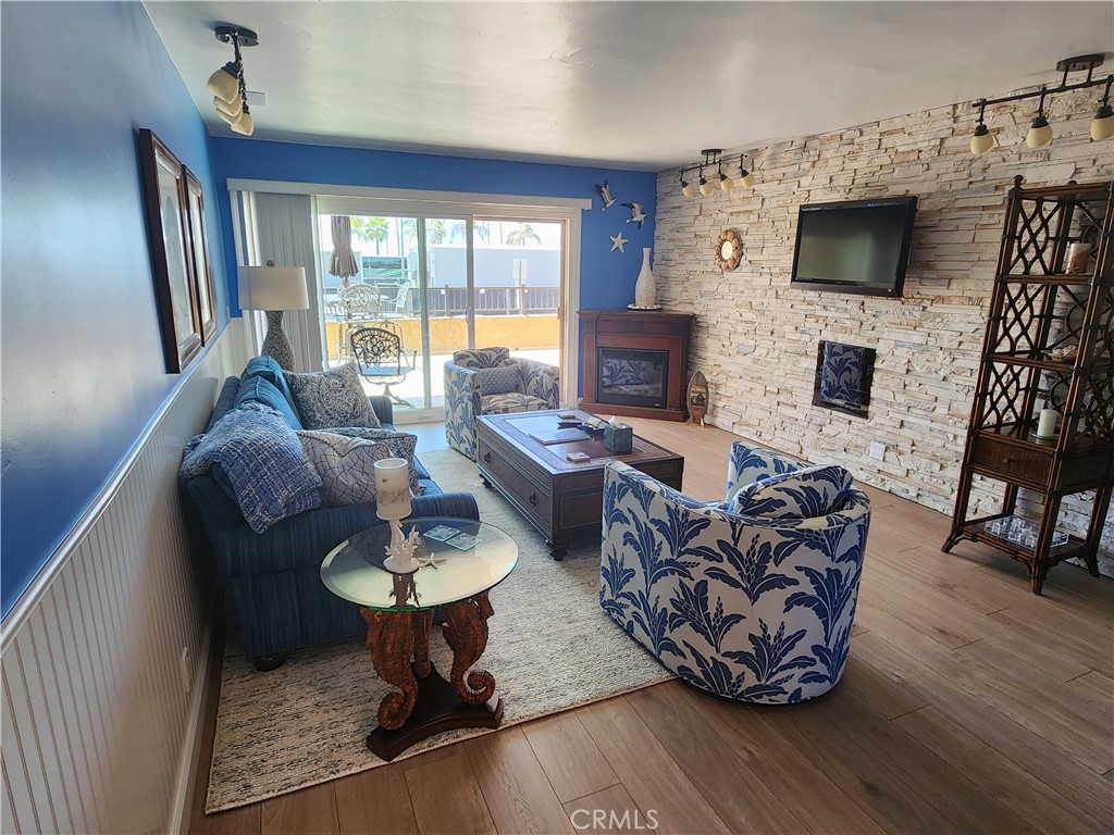 600 E Oceanfront 1D, Newport Beach CA 92661 - photo 6