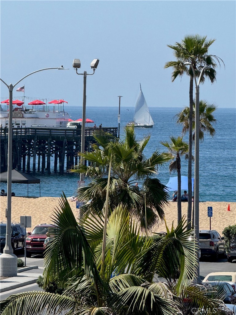 Oceanfront penthouse - 600 E Oceanfront 3 B, Newport Beach CA 92661 - photo 1