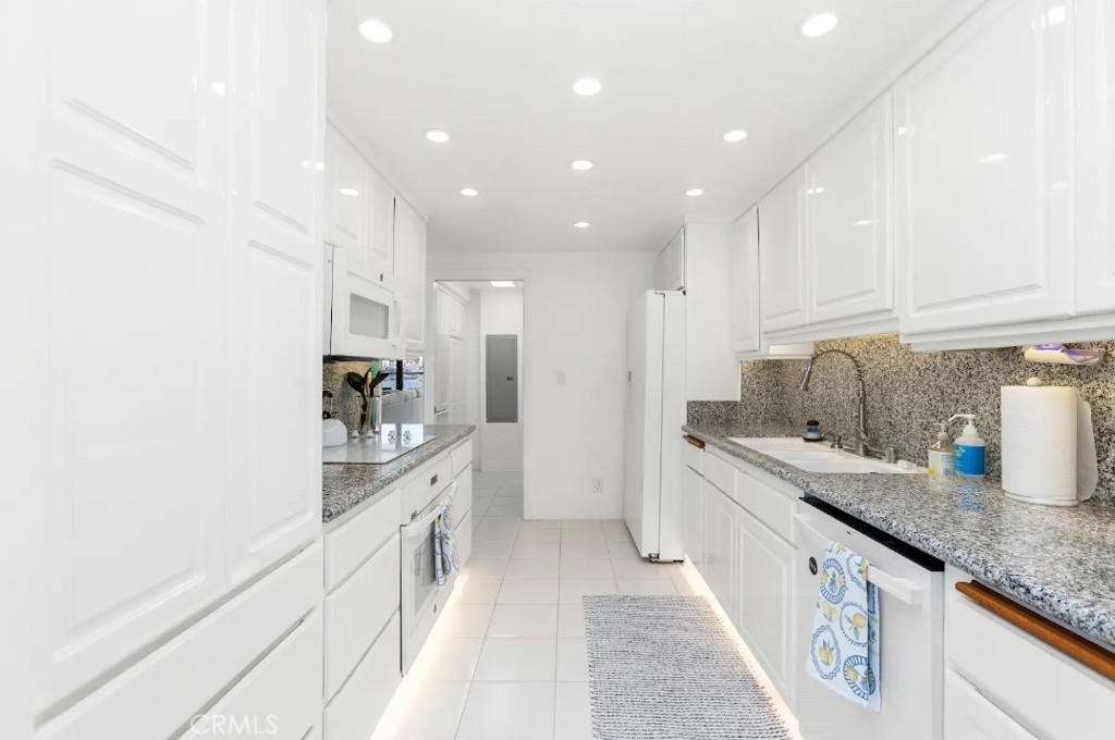 601 Lido Park Drive 2E, Newport Beach CA 92663 - photo 10