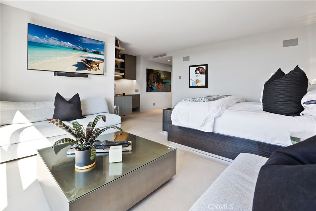 Primary sitting area - 601 Lido Park, Newport Beach CA 92663 - photo 17
