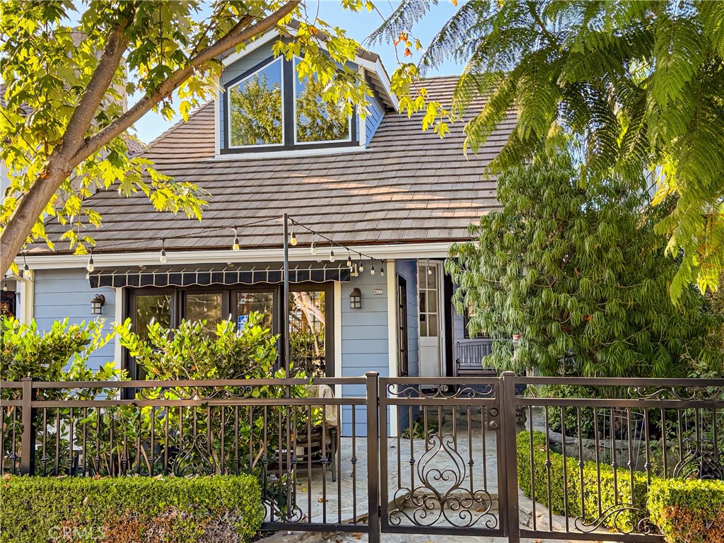 607 Dahlia Avenue, Newport Beach CA 92625 - photo 2