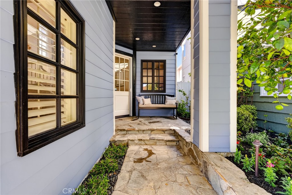 607 Dahlia Avenue, Newport Beach CA 92625 - photo 3