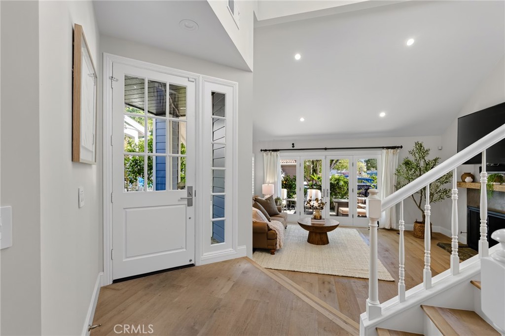 607 Dahlia Avenue, Newport Beach CA 92625 - photo 4