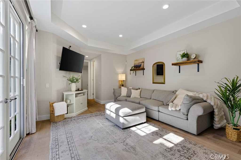 607 Dahlia Avenue, Newport Beach CA 92625 - photo 17