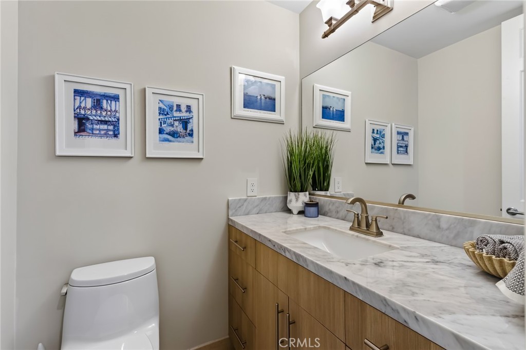 607 Dahlia Avenue, Newport Beach CA 92625 - photo 18