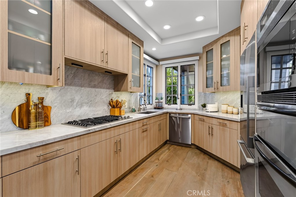 607 Dahlia Avenue, Newport Beach CA 92625 - photo 12