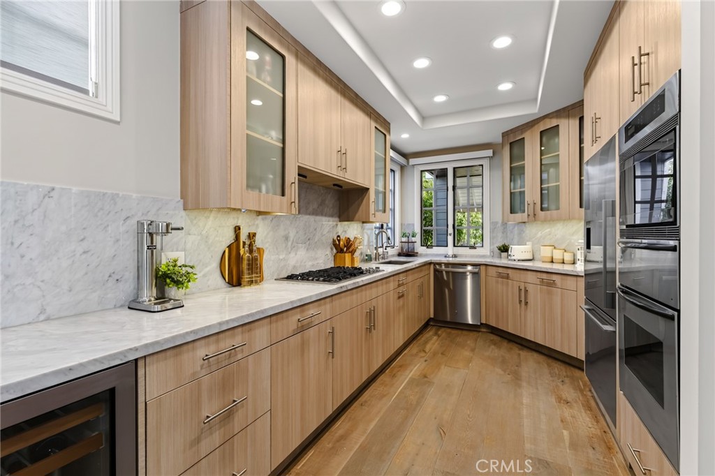 607 Dahlia Avenue, Newport Beach CA 92625 - photo 15