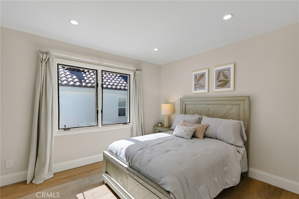 607 Dahlia Avenue, Newport Beach CA 92625 - photo 30