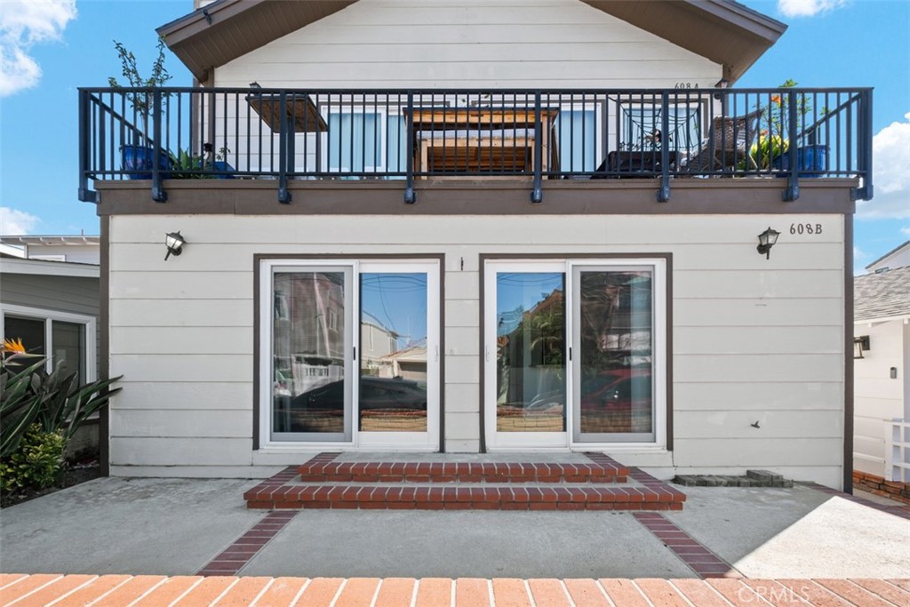 608 36th Street B, Newport Beach CA 92663 - photo 1