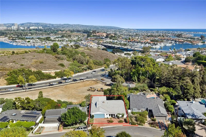 608 Saint James Place, Newport Beach