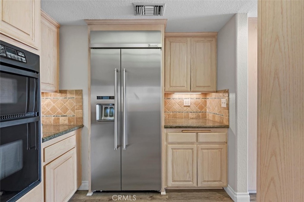 608 W Oceanfront, Newport Beach CA 92661 - photo 9