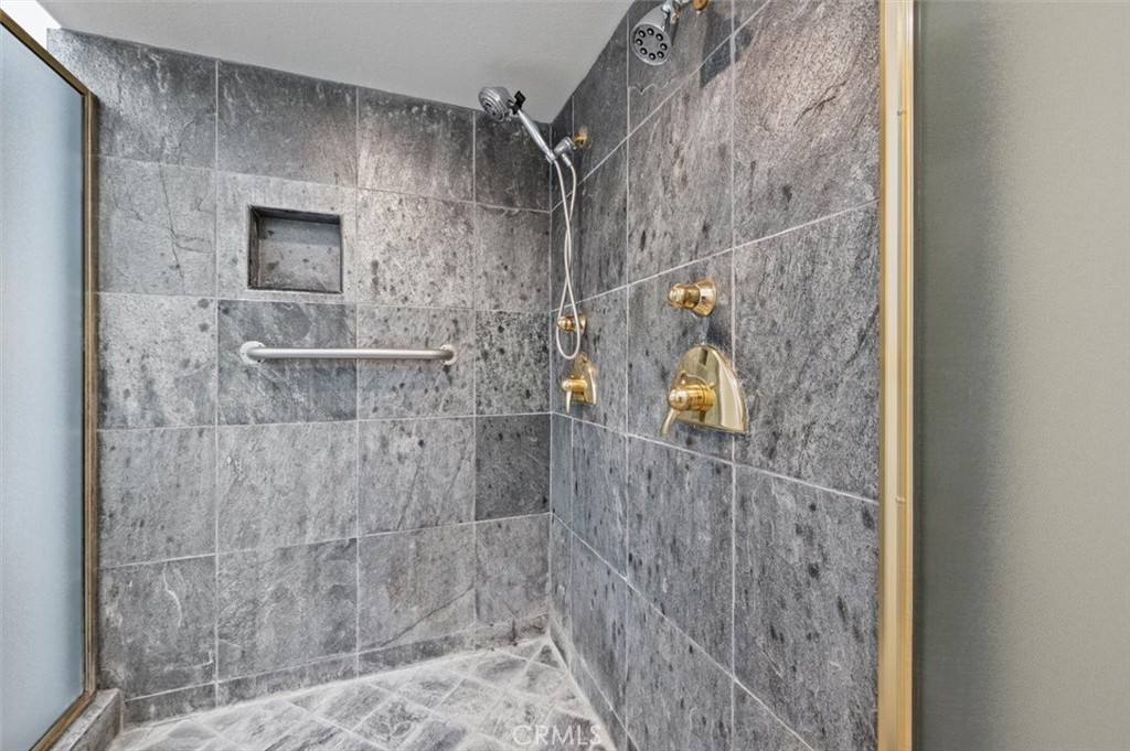 608 W Oceanfront, Newport Beach CA 92661 - photo 20