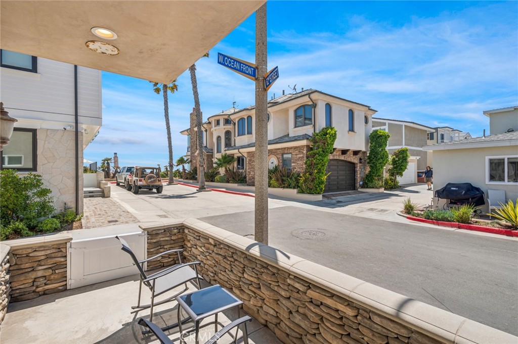 6111 Seashore Drive, Newport Beach CA 92663 - photo 8