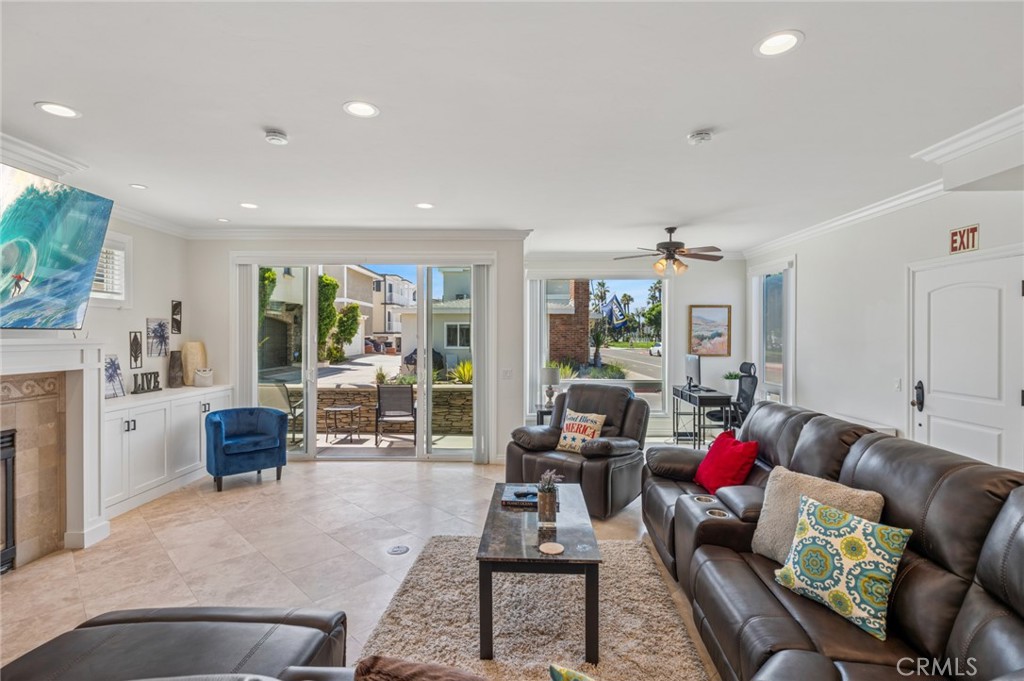 6111 Seashore Drive, Newport Beach CA 92663 - photo 12