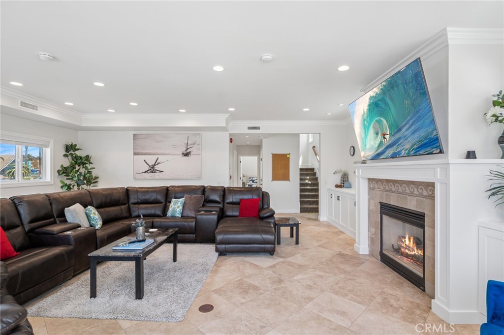 6111 Seashore Drive, Newport Beach CA 92663 - photo 14