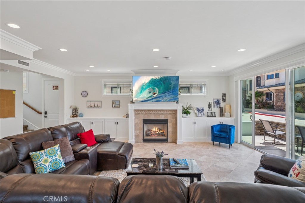 6111 Seashore Drive, Newport Beach CA 92663 - photo 15
