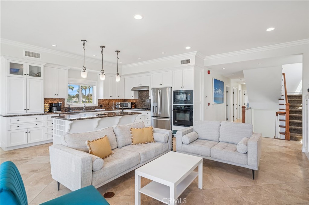 6111 Seashore Drive, Newport Beach CA 92663 - photo 17