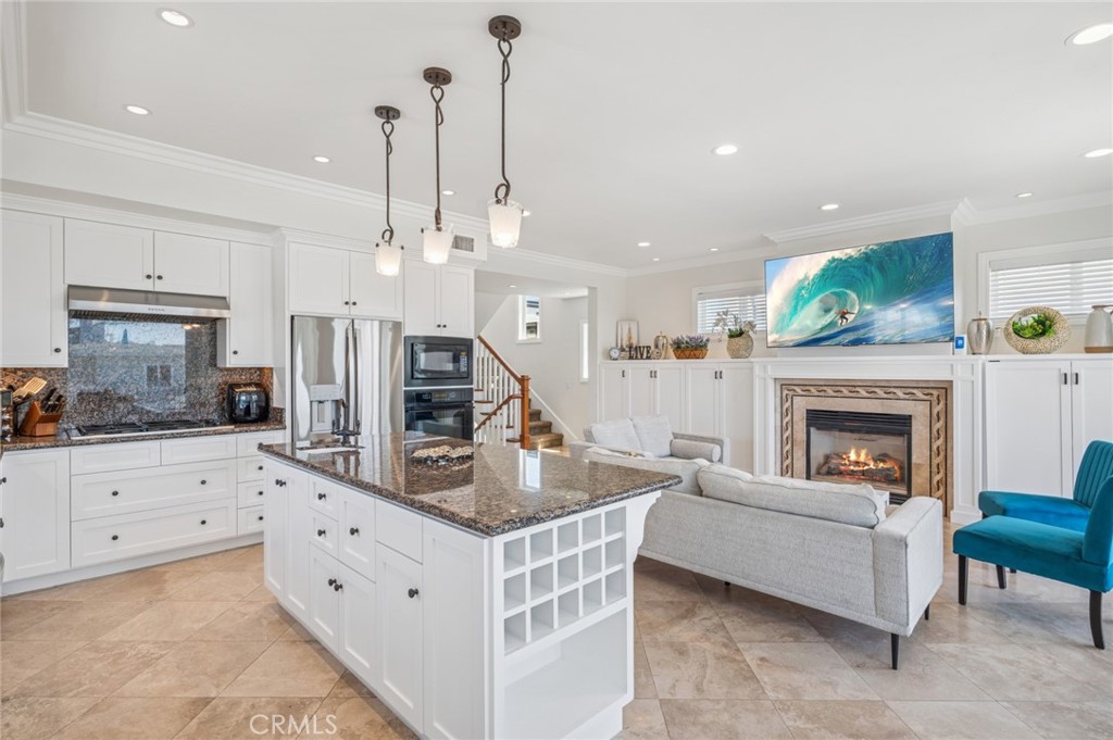 6111 Seashore Drive, Newport Beach CA 92663 - photo 19
