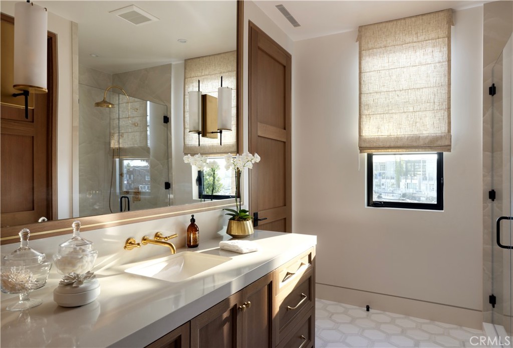 Secondary primary bath with custom finishes. - 615 Lido Park, Newport Beach CA 92663 - photo 16