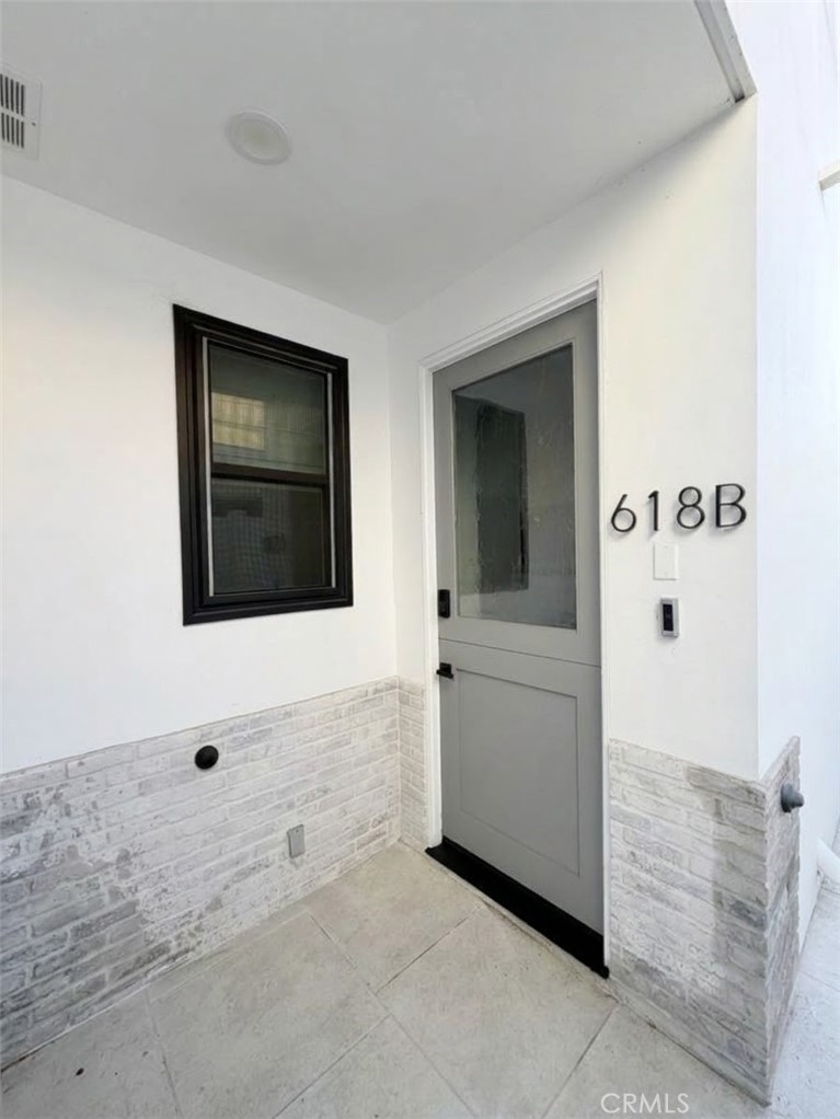 618 Marguerite Avenue B, Newport Beach CA 92625 - photo 3