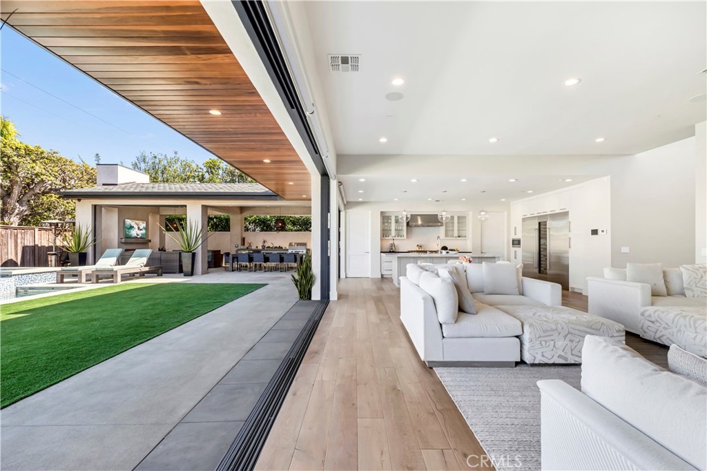 660 Kings Road, Newport Beach CA 92663 - photo 3