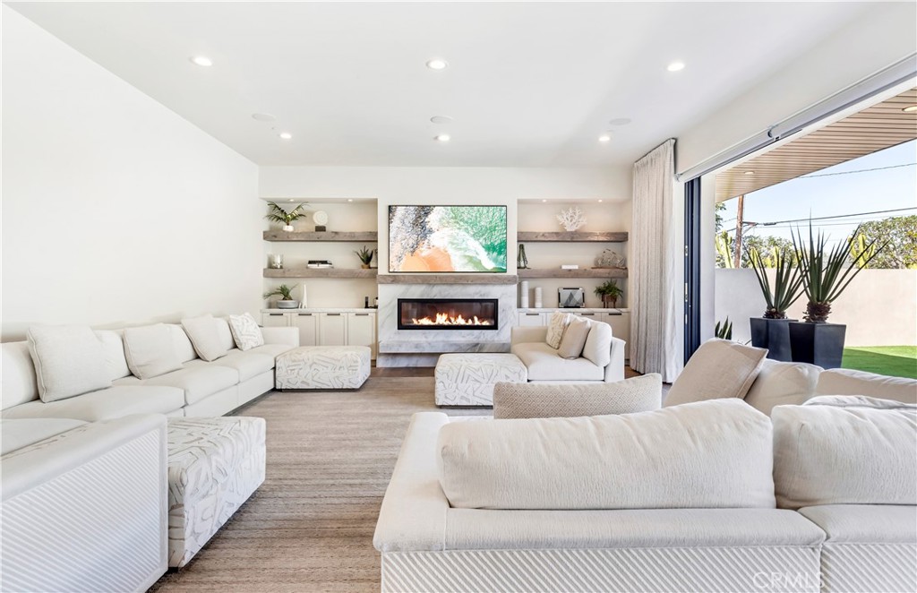 660 Kings Road, Newport Beach CA 92663 - photo 4