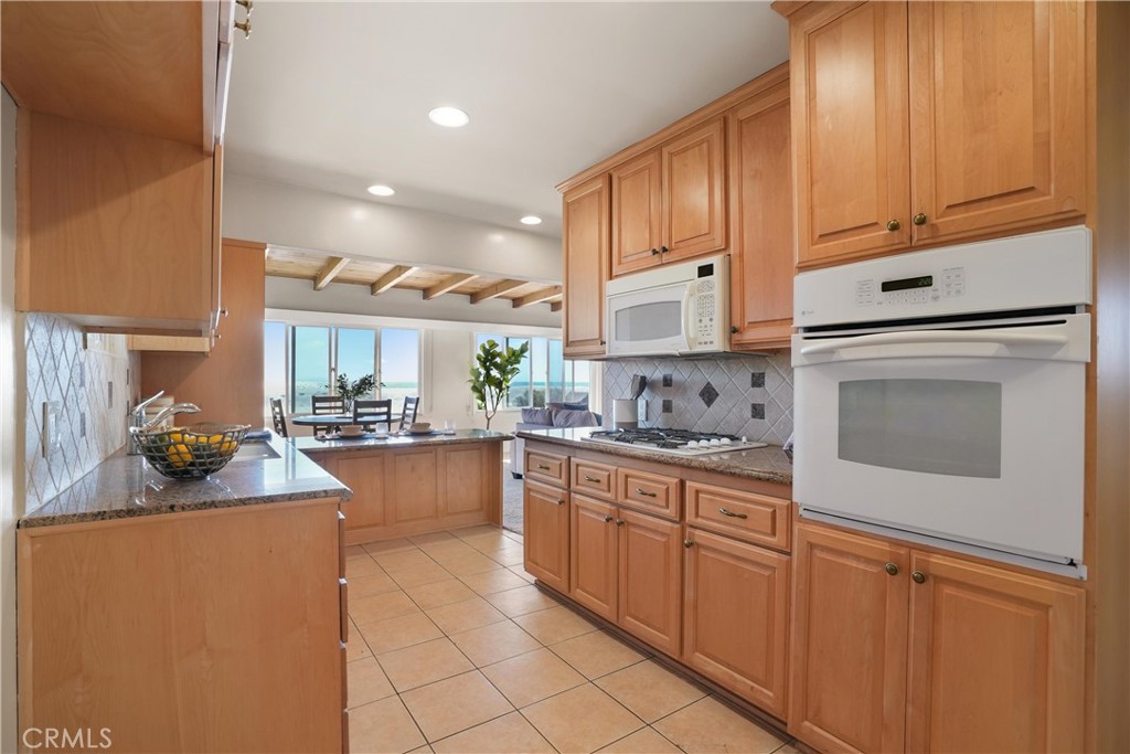 6902 W Oceanfront, Newport Beach CA 92663 - photo 21