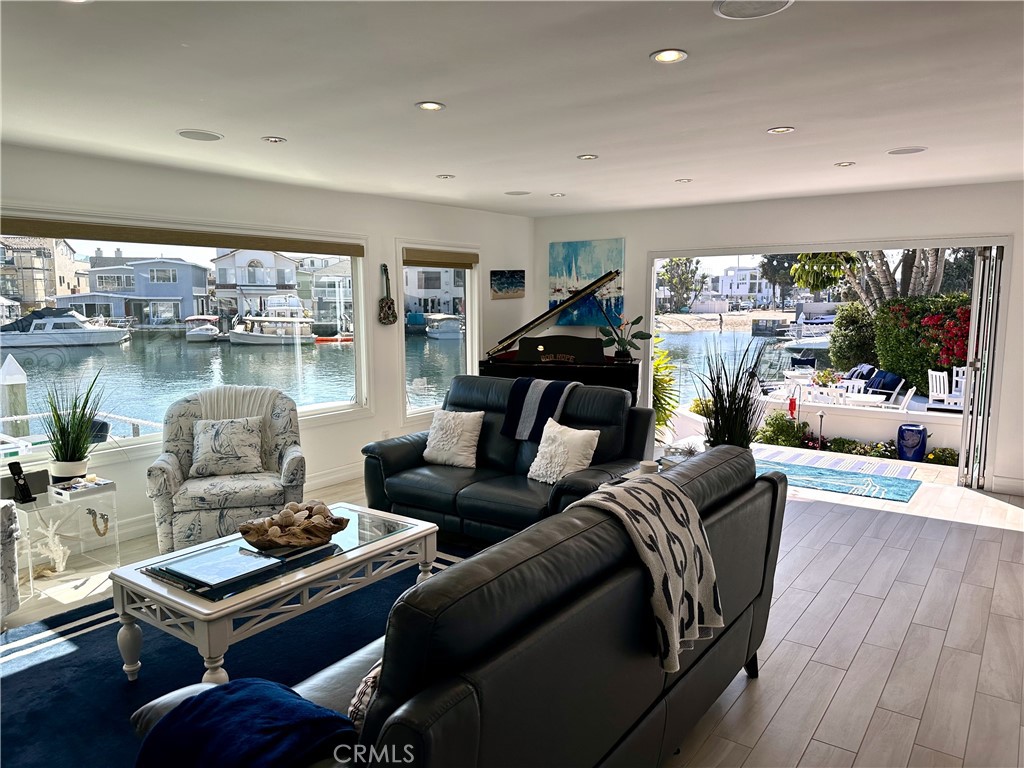 7 Balboa Coves, Newport Beach CA 92663 - photo 5
